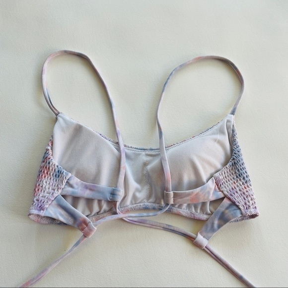 Hollister Smocked Tie Dye String Bikini Size Small - Picture 9 of 11